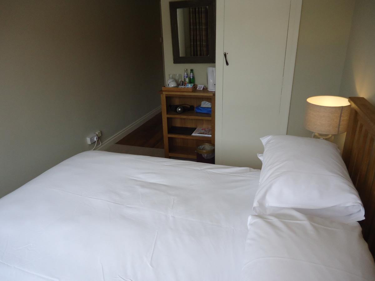 Royal Oak Hotel Грейт Эйтон Экстерьер фото